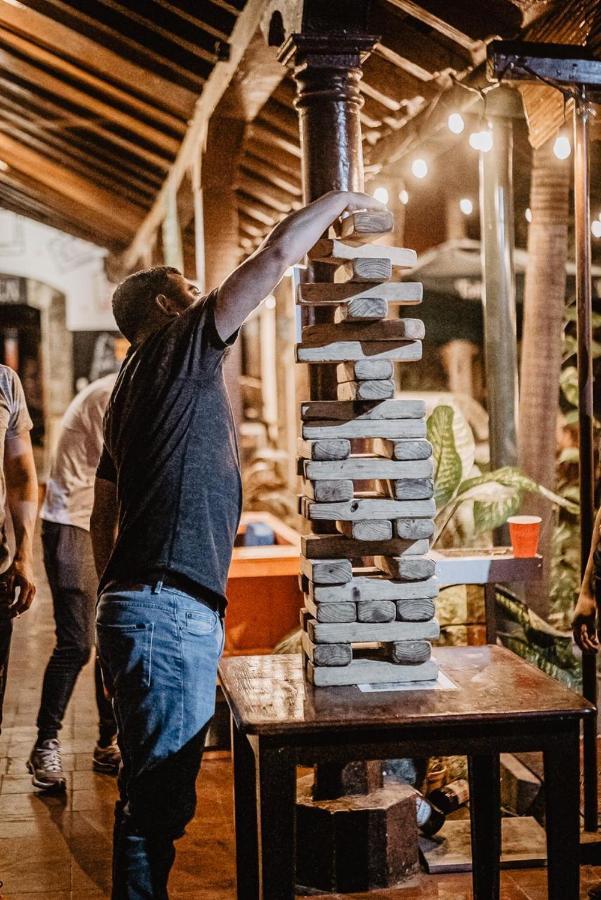 Bigfoot Hostel Leon Bagian luar foto
